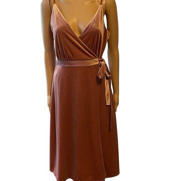 ALI & JAY Dresses & Skirts - ALI & JAY Velvet Velour Midi Dress Sz M True Wrap Coral Feminine Formal Party